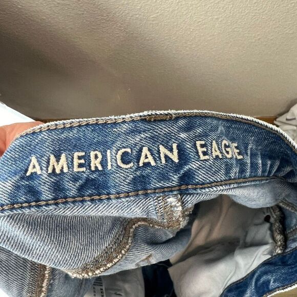 American Eagle Women's Distressed High Rise Mom Shorts Blue Size 12 - Picture 7 of 8